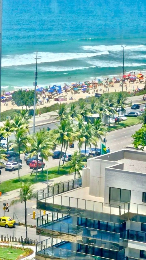 APARTAMENTO AV. LÚCIO COSTA VENDA