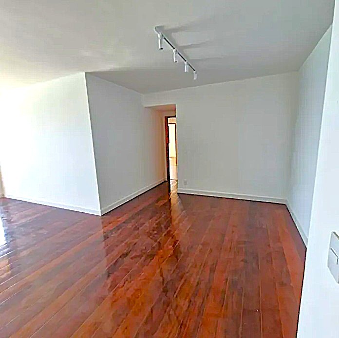 APARTAMENTO AV. LÚCIO COSTA VENDA