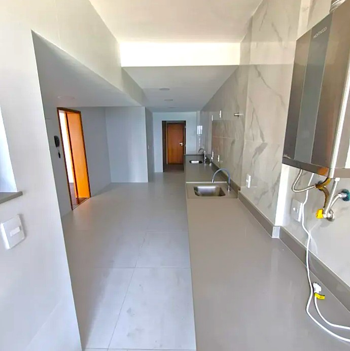 APARTAMENTO AV. LÚCIO COSTA VENDA