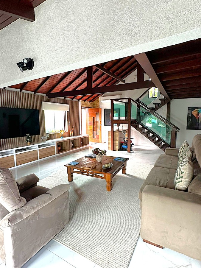 CASA ARMAÇÃO DE BÚZIOS VENDA