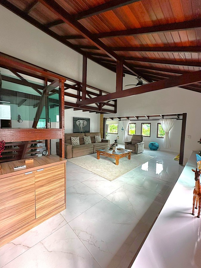 CASA ARMAÇÃO DE BÚZIOS VENDA