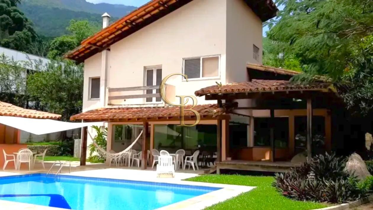 Casa à venda no Itanhangá: 3 Qts, 6 Vagas e 5 min do Metrô
