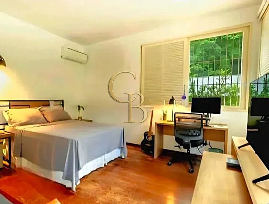 Casa à venda no Itanhangá: 3 Qts, 6 Vagas e 5 min do Metrô