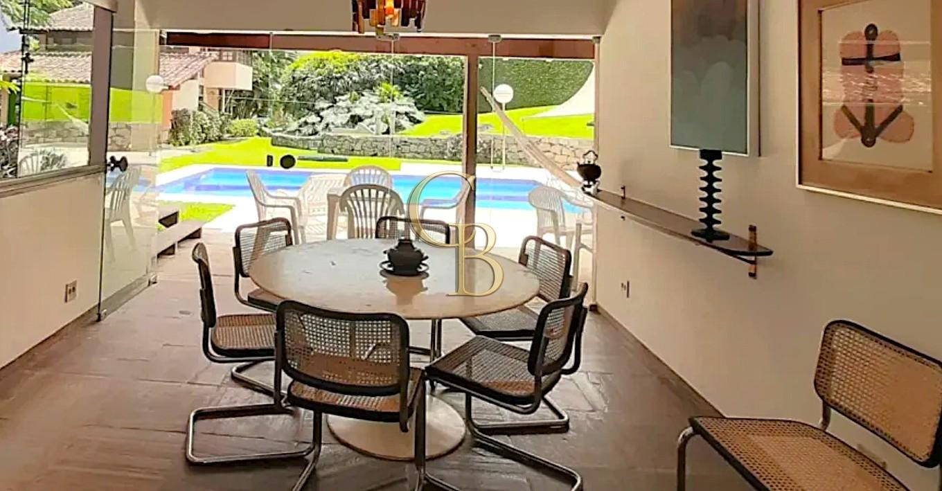Casa à venda no Itanhangá: 3 Qts, 6 Vagas e 5 min do Metrô
